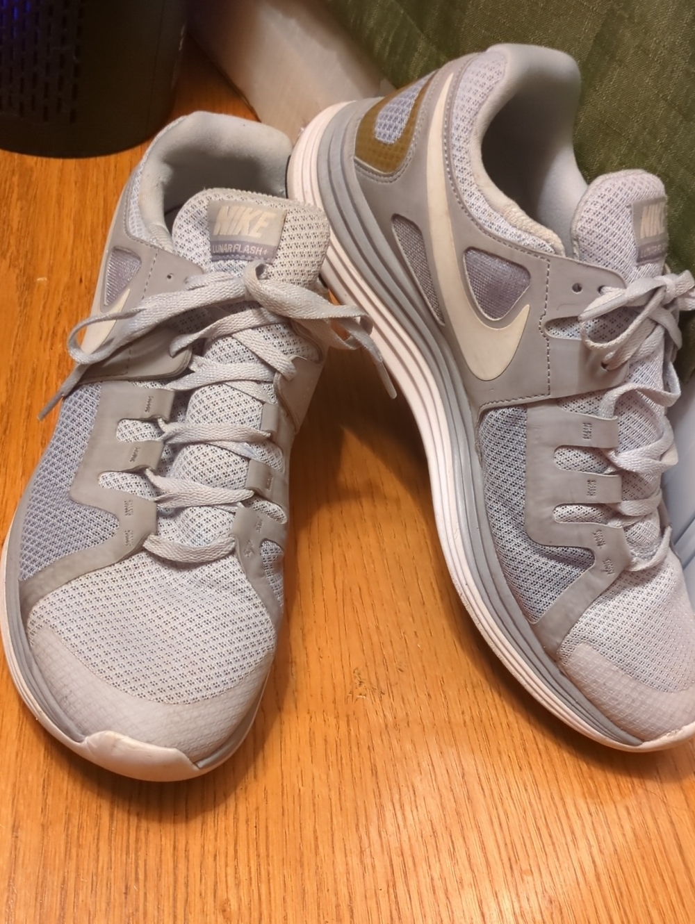 Nike Lunar Flash+ Women's Light Gray and White Running Sneakers Size 11